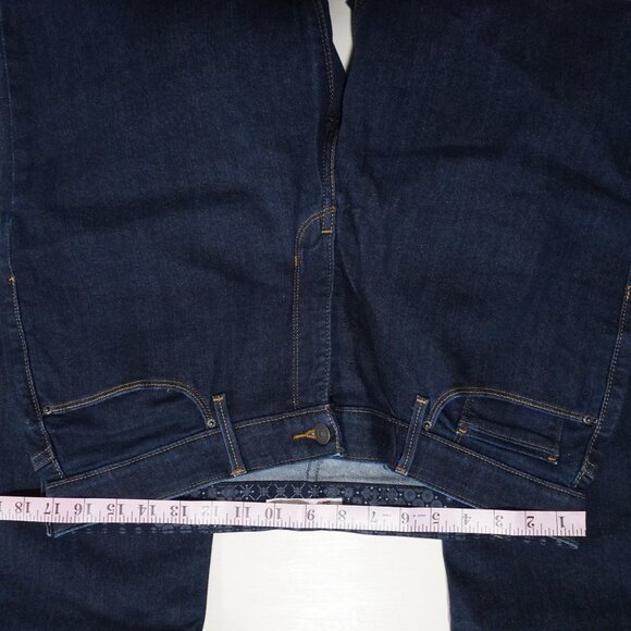 Levis 525 Jeans - Picture 5 of 11